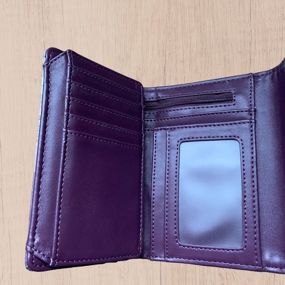 Womens floral wallet Purple Bifold ID holder zip Closure Button snap - Picture 6 of 10